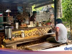 Ada Bebek La Pinra dan Dendeng Batokok Di Kampung Depok