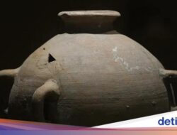 Guci Kuno yang Dipecahkan Bocah 4 Tahun Itu Dipamerkan Lagi Di Israel