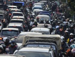 Polisi Ungkap Pelanggar Lalu Lintas yang Bikin Puncak Macet Total