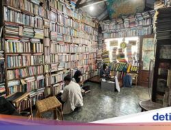 Perpustakaan Batu Api Mengoleksi Bacaan, Menyimpan Keresahan