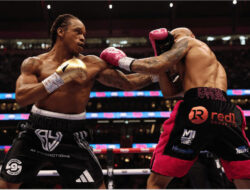 Mengalahkan Anthony Yarde Buka Asa Lawan Mendominasi Trilogi Artur Beterbiev vs Dmitry Bivol