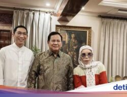 Gaya Kece Melly Goeslaw Di Kulineran Surabi Oncom hingga Petai