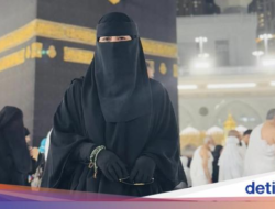 Potret Umi Pipik Masak Buat Keluarga hingga Ngemil Dessert Hingga Kafe