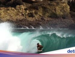 Pantai Watukarung, Spot Selancar Kelas Dunia Di Pacitan