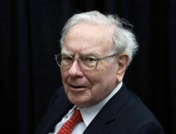 Mengulik Alasan Warren Buffet Pensiun Untuk Berkshire Hathaway