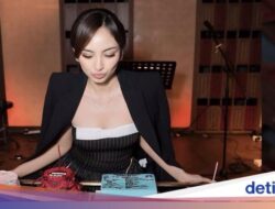 Pesona Valerie Tifanka Pada Makan Ke Restoran hingga Minum Minuman