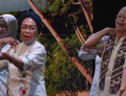 Lansia Jakarta Tampil Enerjik Lewat Tari Keroncong Di Regu