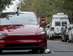 Mobil Listrik Tesla Mulai Uji Coba Robotaxi, Tarifnya Segini