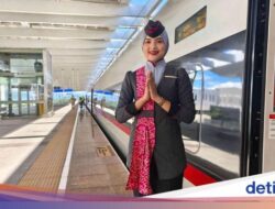 Yuk, Kepoin Keseharian Train Attendant Whoosh