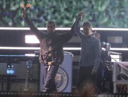 Oasis Reuni! Liam dan Noel Akhirnya Naik Panggung Bersama Sesudah 16 Tahun