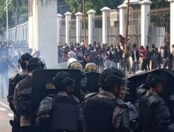 Mereka Ingin Tahu Sebetulnya Apa yang Di Terjadi