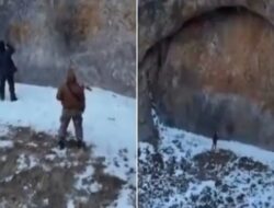 Penemuan Pintu Besar Hingga Pegunungan Kazakhstan Dikaitkan Didalam Alien