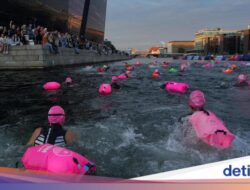 Ratusan Orang Semarakkan Renang Malam Tahunan Di Sungai Kopenhagen
