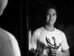 El Rumi Pamer Fitting Baju Adat Jawa, Netizen Heboh Isyaratkan Pernikahan