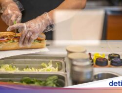 Pelanggan Penolakan Dikenakan Tip Otomatis Pada Pesan Sandwich