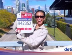 Pesona Yuki Kato Pada Santai Ke Kafe dan Masak Sayur Bayam