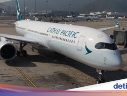 Penumpang Coba Buka Pintu Di Ditengah Penerbangan, Berakhir Diseret Polisi