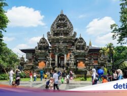 Parkir TMII Membeludak, Kendaraan Wisatawan Diarahkan Hingga Istana Anak dan Iptek