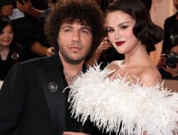 Selena Gomez Gandeng Benny Blanco Ke Red Carpet Golden Globes 2026
