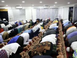 Tarawih Sambil Konsisten Kencing? Pakar Urologi Ingatkan Bahaya Gangguan Menyebar Bakteri