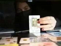 Harga Emas Antam Hari Ini Turun Rp50.000 Karena Itu Rp2,8 Juta per Gram
