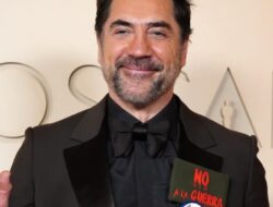 Javier Bardem Serukan ‘No to War, Free Palestine’ Ke Panggung Oscar 2026, Tepuk Tangan Menggema