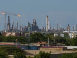 Putin Manfaatkan Lonjakan Harga Migas, Perusahaan Energi Rusia Diarahkan Segera Bayar Utang