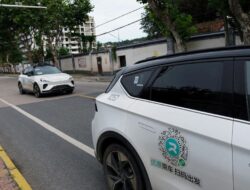 Ratusan Robotaxi Tiba-tiba Mogok, Penumpang Terlantar Ke Ditengah Jalan