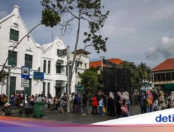 Sejarah Museum Wayang, Gereja Kuno & Nisan Jenderal VOC J.P. Coen