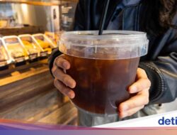 Gaya ‘Minuman Seember’ Marak Ke Korea, Bisa Minum Americano 1,5 Liter!