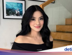 Titi Kamal Kegemaran Bikin Konten Kulineran, Ini Gayanya Di Baking hingga Brunch