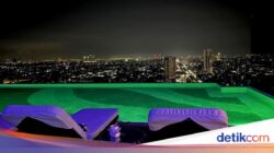 Beach Club Rooftop Di Surabaya yang Lagi Bersama Sebab Itu Buruan Staycation