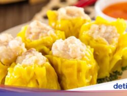 Resep Dimsum Ayam Udang ala Resto Didalam Saus Pedas Gurih